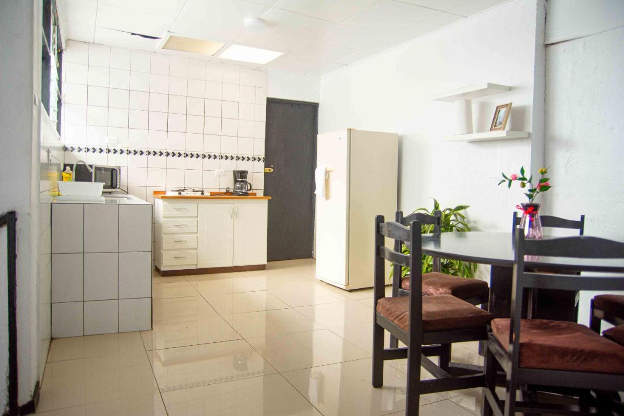 5 Min From The Airport - Perfect Stop Alajuela Luaran gambar